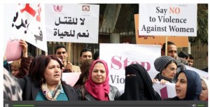 הפגנה נגד אלימות כלפי נשים ברמאללה. צילומסך מרדיו פרי ספיץ'.