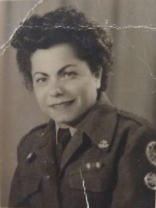 חנה קפרא בעת שירותה בחיל האוויר