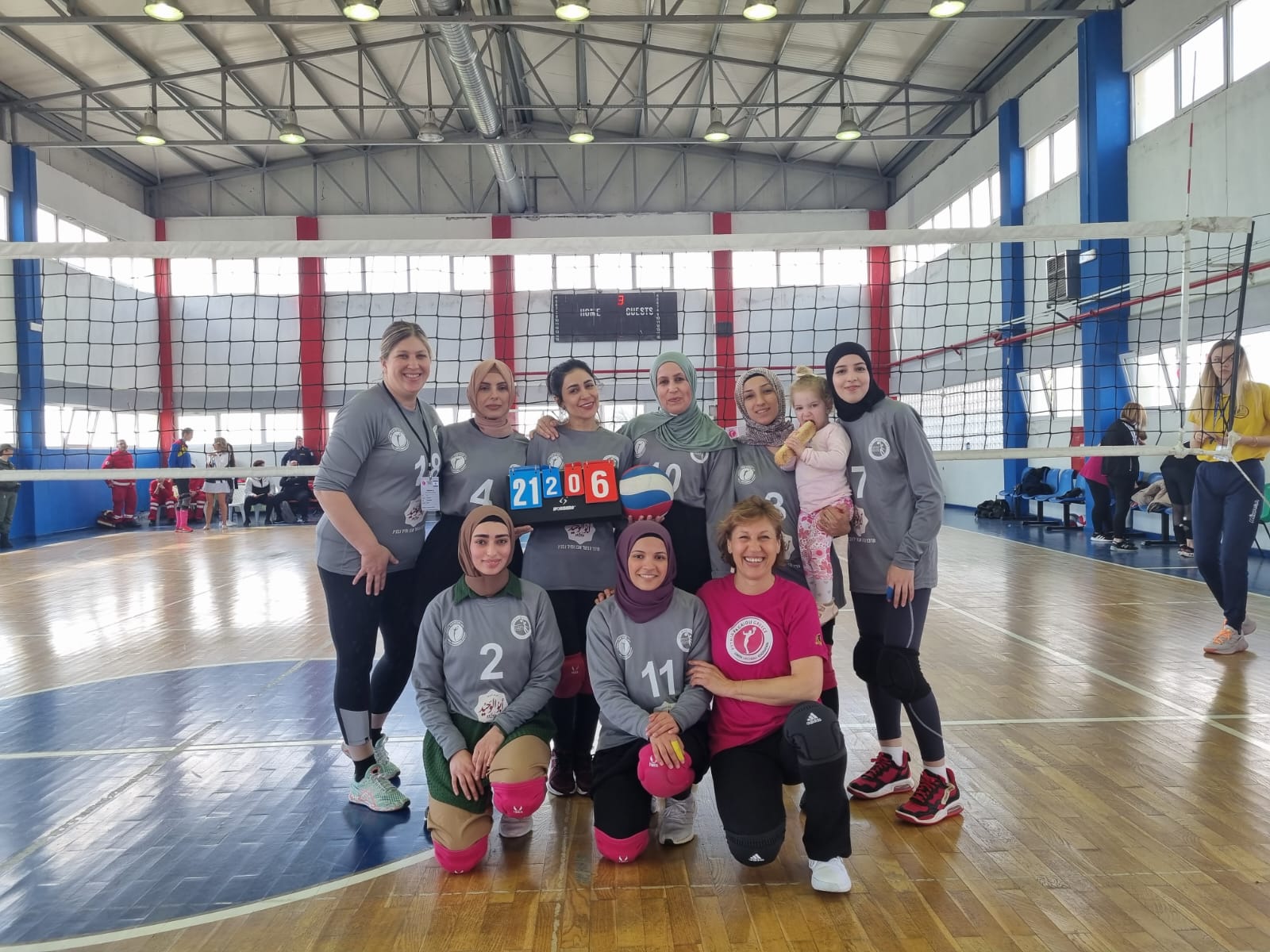 נבחרת כפר קאסם משחקות כדורשת בסלוניקי