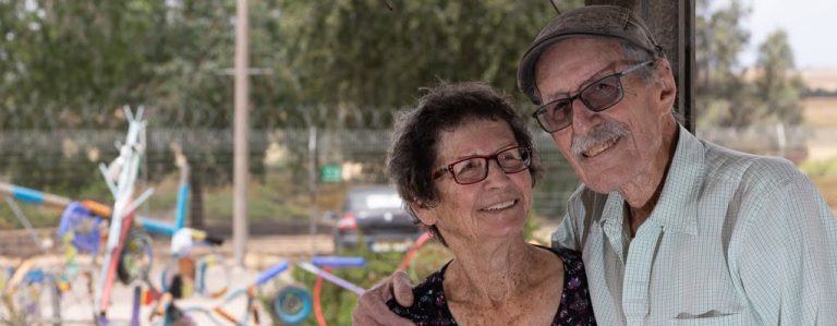 יוכבד ועודד ליפשיץ | צילום: עמירם אורן | https://amiramorenbikes.com/